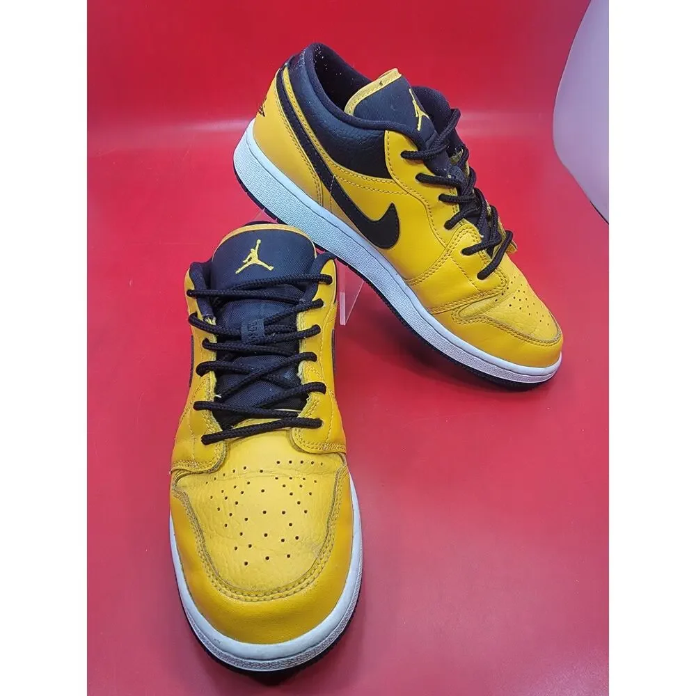 Nike Kids Yellow and Black Low Top Sneakers